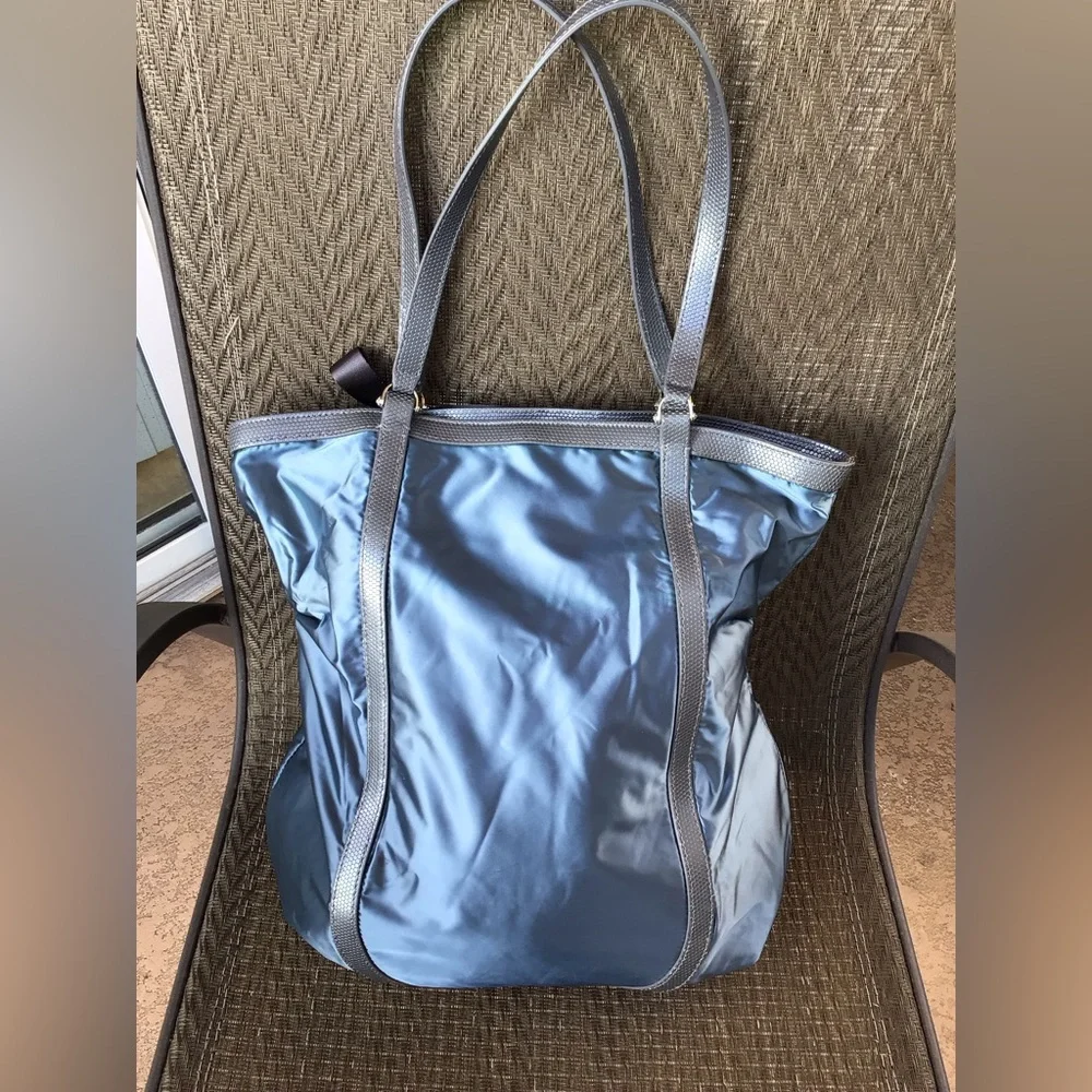 ❌SOLD❌ Henri Bendel Blue Nylon/Leather Tote Bag - Picture 5 of 11